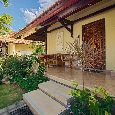 Kuta Puri Bungalows, Villas And Resort Екстер'єр фото