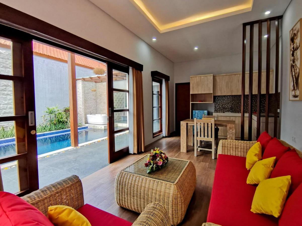 Kuta Puri Bungalows, Villas And Resort Екстер'єр фото