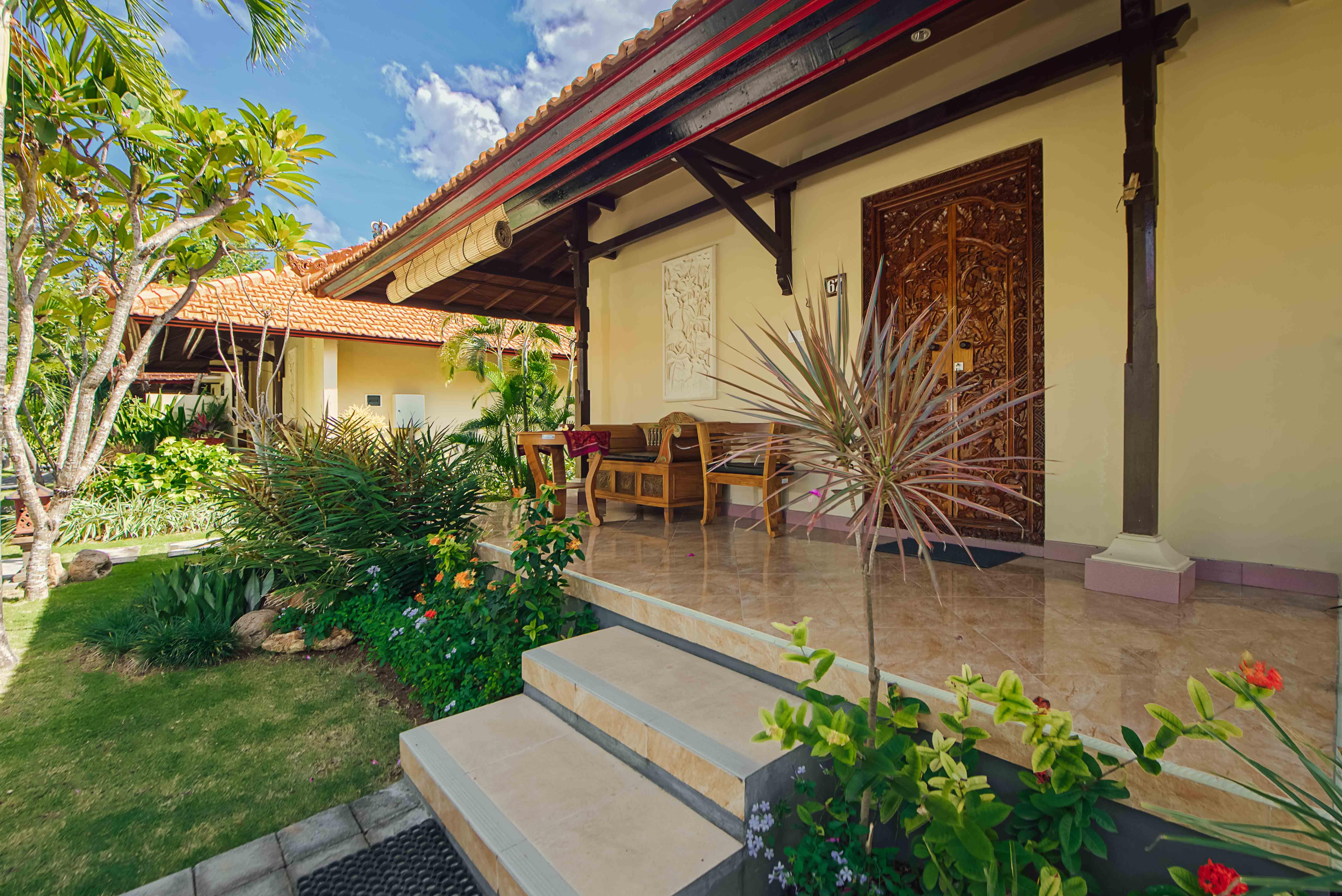 Kuta Puri Bungalows, Villas And Resort Екстер'єр фото