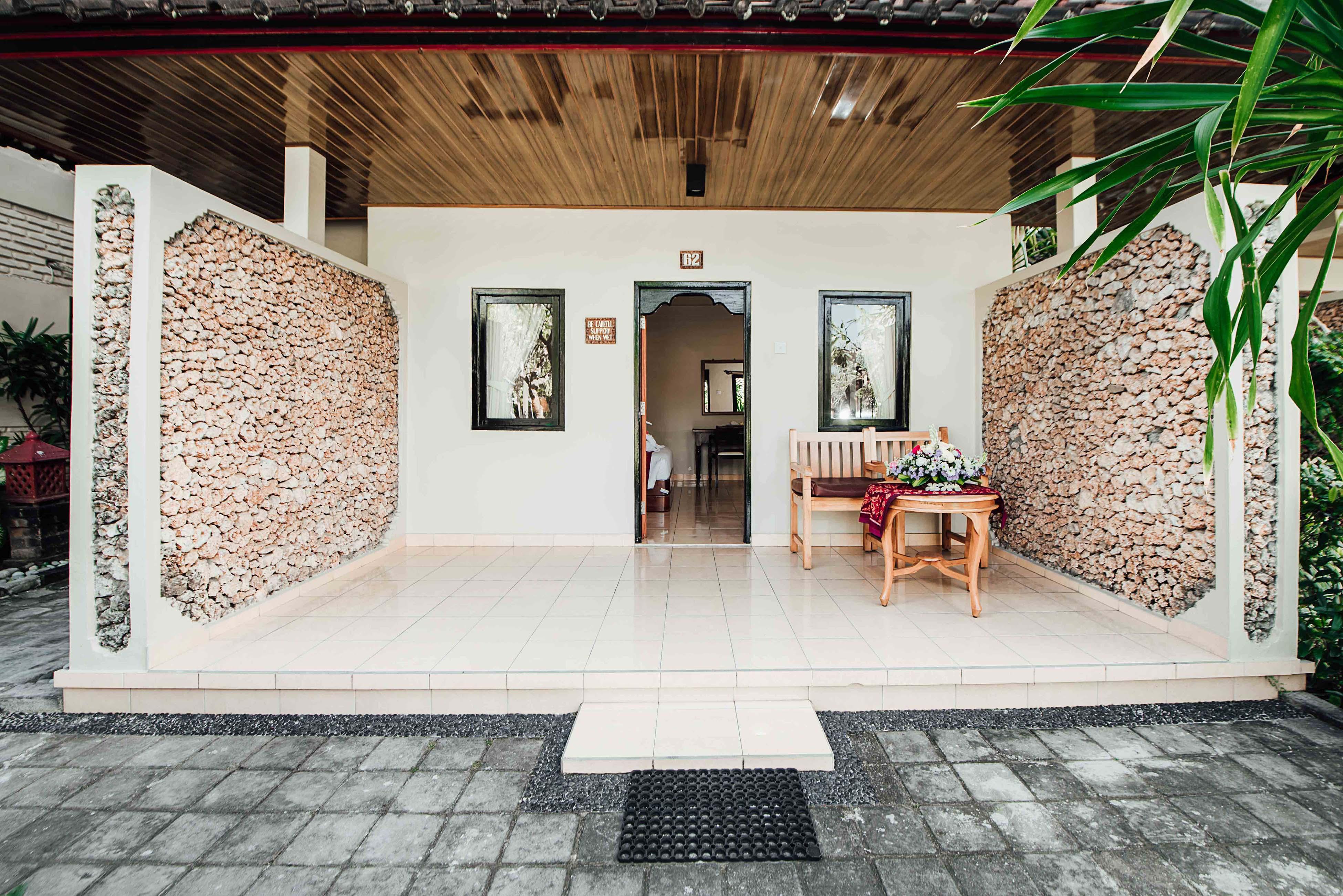 Kuta Puri Bungalows, Villas And Resort Екстер'єр фото