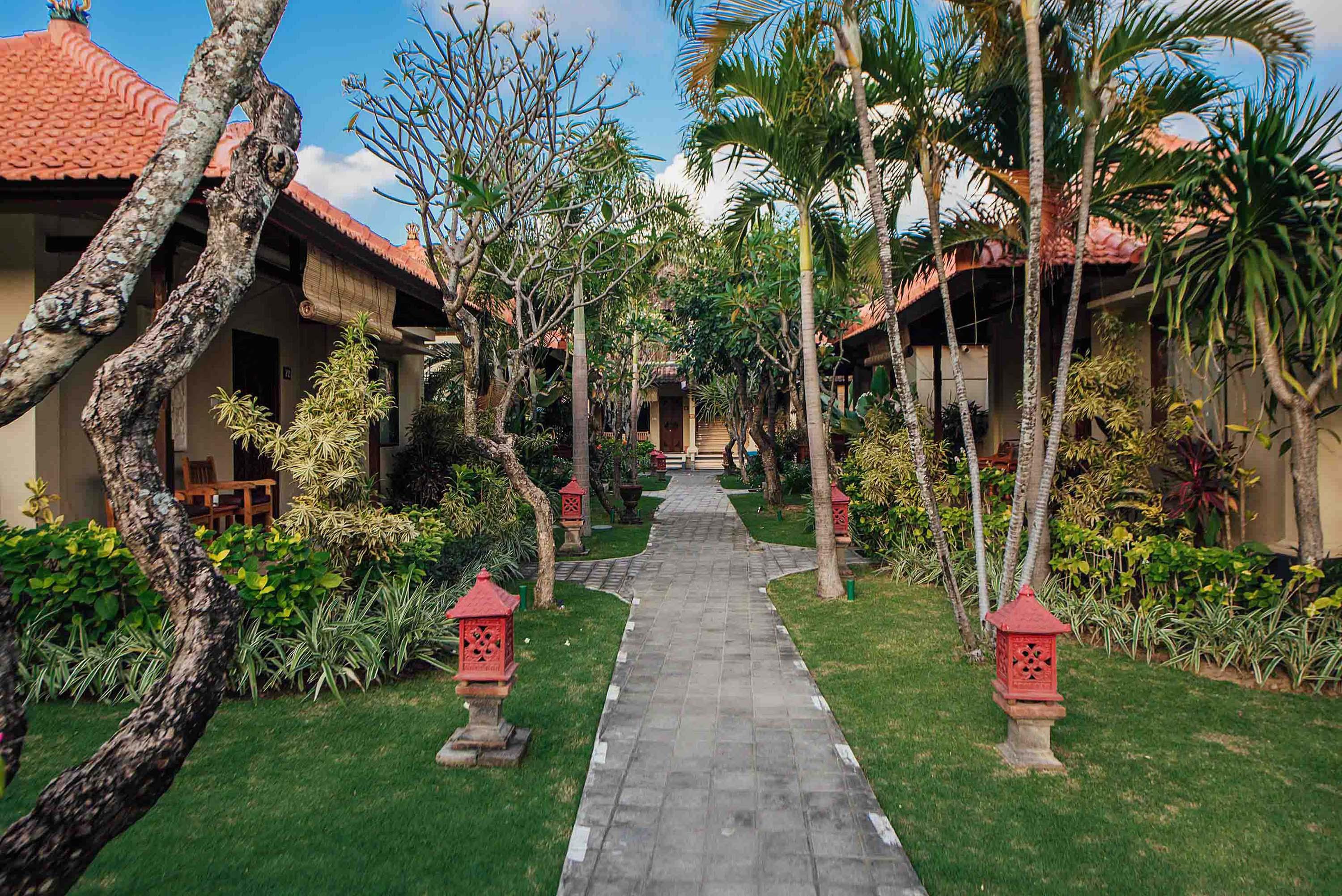 Kuta Puri Bungalows, Villas And Resort Екстер'єр фото