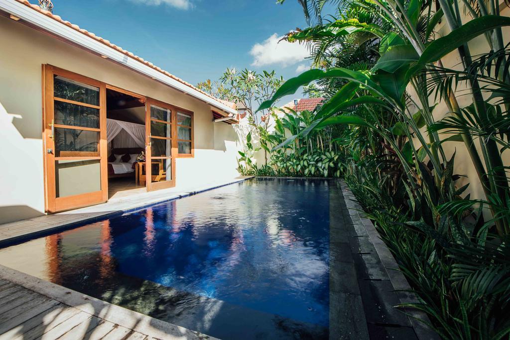 Kuta Puri Bungalows, Villas And Resort Екстер'єр фото