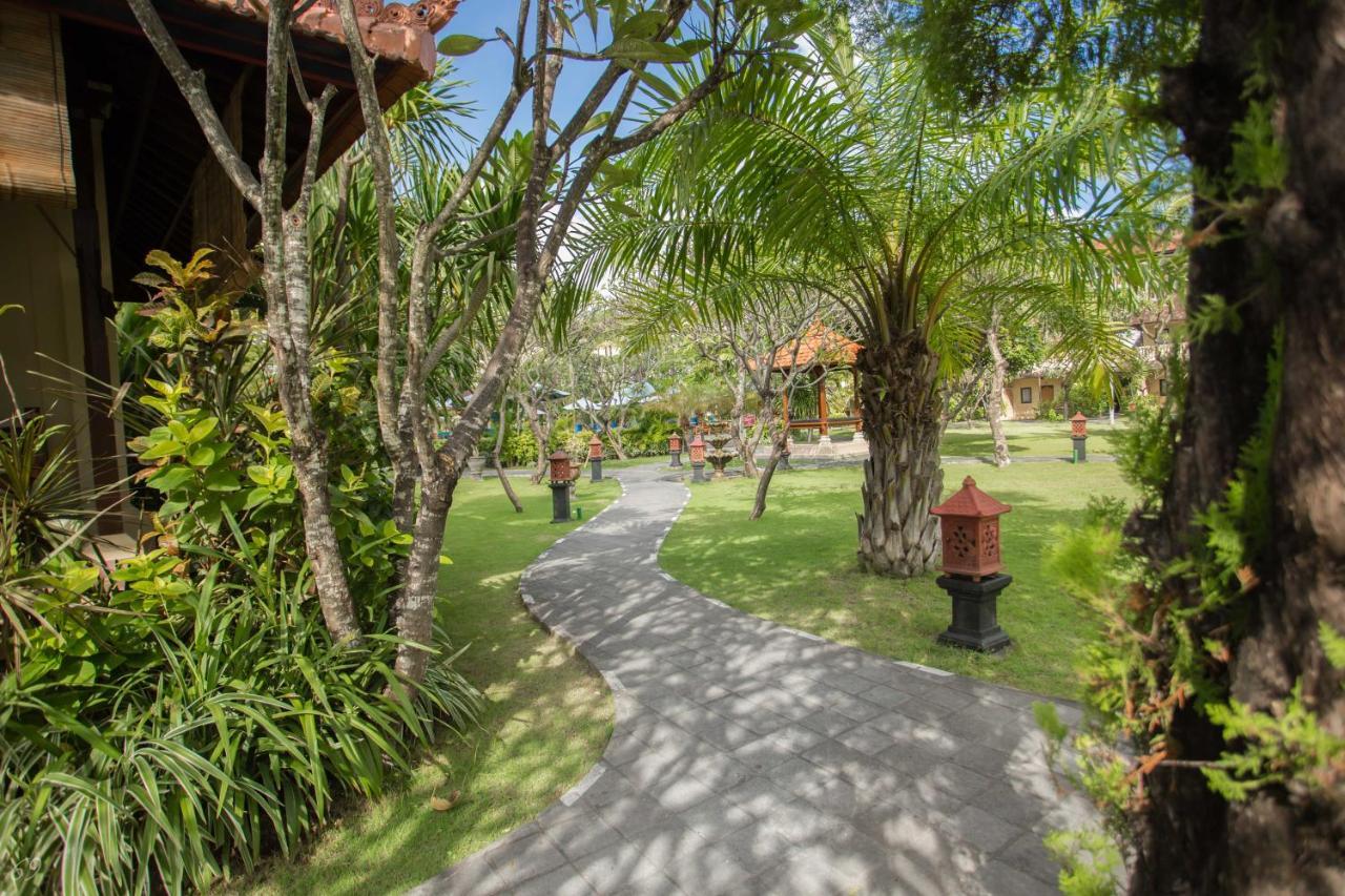 Kuta Puri Bungalows, Villas And Resort Екстер'єр фото