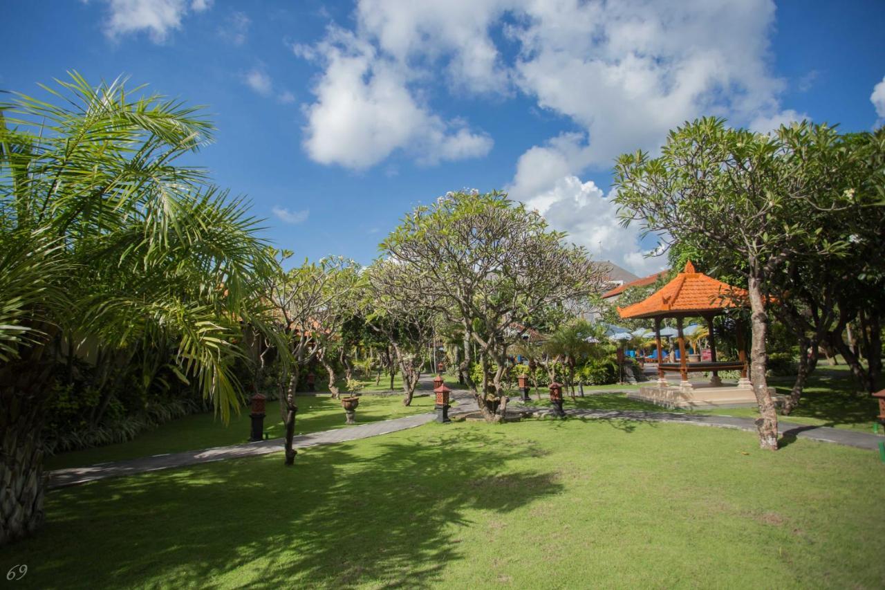 Kuta Puri Bungalows, Villas And Resort Екстер'єр фото