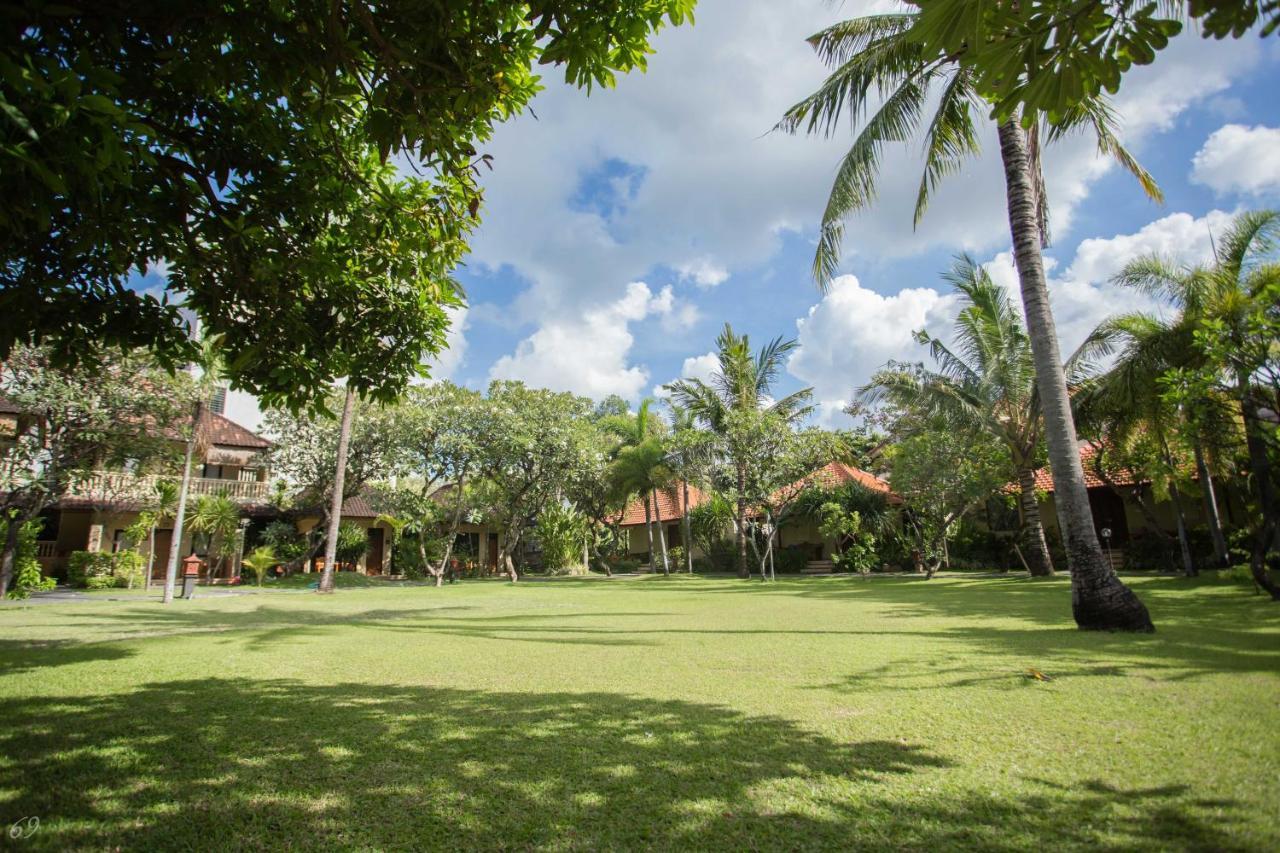 Kuta Puri Bungalows, Villas And Resort Екстер'єр фото